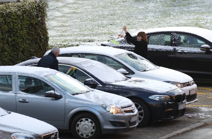 Osijek, 07. 04. 2025., subota, toplo vrijeme, visoka temeratura, zen, sunčanje, sunčano, ponedjeljak, snijeg, hladno, či&scaron;ćenje automobila, hladno, ludo vrijemeBRUNO JOBST