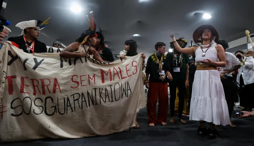 Young indigenous people from various continents perform during the UN Climate Change Conference (COP30), in Belem, Brazil, November 21, 2025. REUTERS/Anderson Coelho Photo: ANDERSON COELHO/REUTERS