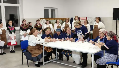 ZDENCI - STUDENI 2025. - Igrokaz članica RukotvorinaSNIMIO: VLADIMIR GRGURIĆ