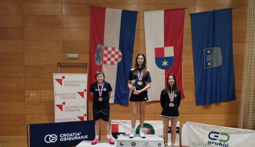 Lara Čaloš BADMINTON KLUB OSIJEKUSTUPLJENA FOTOGRAFIJA