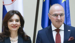 Zagreb, 24.11.2025. - Ministar vanjskih i europskih poslova Republike Hrvatske Gordan Grlić Radman sastao se s ministricom za Europu i vanjske poslove Republike Albanije Elisom Spiropali. Na fotografiji Elisa Spiropali, Gordan Grlić Radman. foto HINA/ Lana SLIVAR DOMINIĆ/ lsd