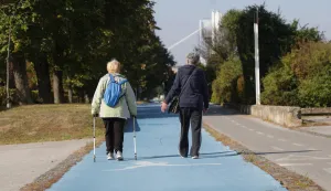 Osijek, 01. 10. 2025., Jesenska šetnja, fotošetnja, jesen, hladnije vrijeme, park, parkovi, umirovljenik; umirovljenici SNIMIO BRUNO JOBST