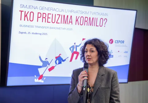 Zagreb, 25.11.2025.- Konferencija "Smjena generacija u hrvatskim tvrtkama: Tko preuzima kormilo?" u organizaciji Centra za politiku razvoja malih i srednjih poduzeća i poduzetništva, na kojoj je predstavljeno Business Transfer Barometar 2025., istraživanje o tome koliko je domaćih tvrtki uspješno prošlo kroz prijenos vlasništva, koliko ih se ugasilo te koji su bili najčešći razlozi neuspjeha. Na fotografiji Mirela Alpeza.foto HINA/ Admir BULJUBAŠIĆ/ abu