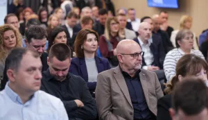 Zagreb, 25.11.2025.- Konferencija "Smjena generacija u hrvatskim tvrtkama: Tko preuzima kormilo?" u organizaciji Centra za politiku razvoja malih i srednjih poduzeća i poduzetni&scaron;tva, na kojoj je predstavljeno Business Transfer Barometar 2025., istraživanje o tome koliko je domaćih tvrtki uspje&scaron;no pro&scaron;lo kroz prijenos vlasni&scaron;tva, koliko ih se ugasilo te koji su bili najče&scaron;ći razlozi neuspjeha.foto HINA/ Admir BULJUBA&Scaron;IĆ/ abu