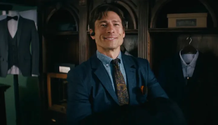 Glen Powell u filmu "How to Make a Killing"