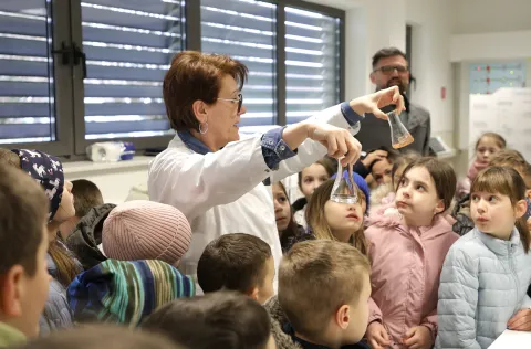 Osijek, 17. 03. 2025., Vodovod Osijek, Vodovod, OŠ Ivan Filipović, učenici, 2a, 2b, 2c, razgledavanje, obilazak, učenici, pogon, laboratorij, Marko EljugaSNIMIO BRUNO JOBST