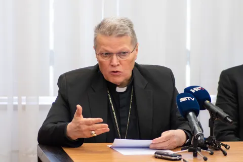 Press konferencija i izložba povodom Međunarodnog dana osoba sa invaliditetomĐuro Hranić; nadbiskup