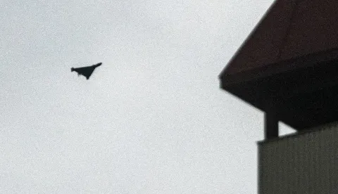 epa12412590 A drone flies during a Russian attack on Kyiv, Ukraine, 28 September 2025, amid the Russian invasion. Russia launched a large-scale overnight attack across Ukraine using nearly 500 drones and 40 missiles, killing at least four people and injuring scores, according to the State Emergency Service. EPA/MAXYM MARUSENKO