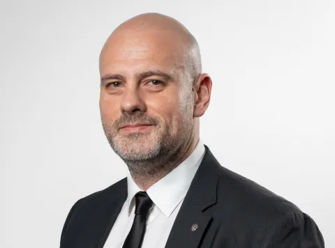 MAGAZIN DANIEL HINST ZAGREB CEA