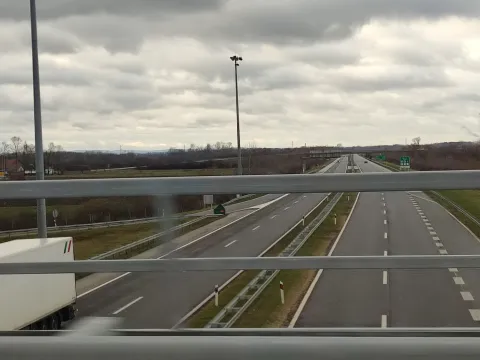 Obnovljivi izvori energije u cestovnoj infrastrukturi: Uz autocestu kraj Županje na tri će hektara niknuti solarna elektrana