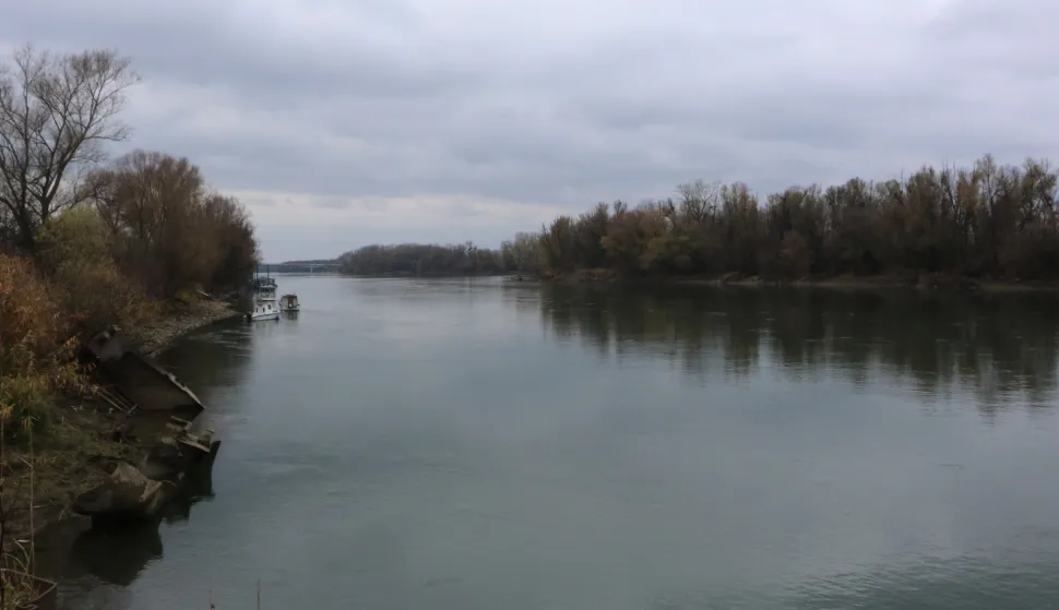 Osijek, 27. 11. 2025, Zemljište na lijevoj obali Drave, od Zoo vrta prema zapadu pripalo nasljednicima obitelji Drašković, do sada je to bilo državno zemljište.snimio GOJKO MITIĆ