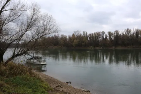 Osijek, 27. 11. 2025, Zemljište na lijevoj obali Drave, od Zoo vrta prema zapadu pripalo nasljednicima obitelji Drašković, do sada je to bilo državno zemljište.snimio GOJKO MITIĆ