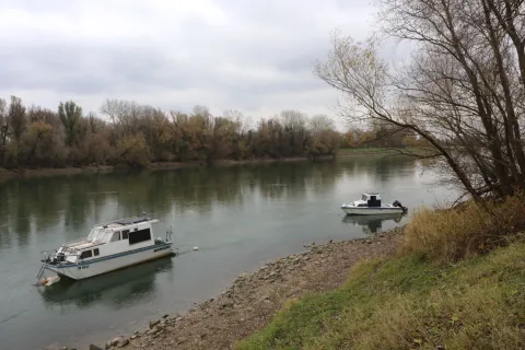 Osijek, 27. 11. 2025, Zemljište na lijevoj obali Drave, od Zoo vrta prema zapadu pripalo nasljednicima obitelji Drašković, do sada je to bilo državno zemljište.snimio GOJKO MITIĆ