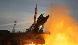 epa12552544 The Russian Soyuz-2.1a booster rocket carrying the Soyuz MS-28 spacecraft blasts off from the Russian-leased Baikonur Cosmodrome in Baikonur, Kazakhstan, on 27 November 2025. The rocket is transporting NASA astronaut Chris Williams and Roscosmos cosmonauts Sergey Kud-Sverchkov and Sergey Mikaev to the International Space Station (ISS). EPA/MAXIM SHIPENKOV