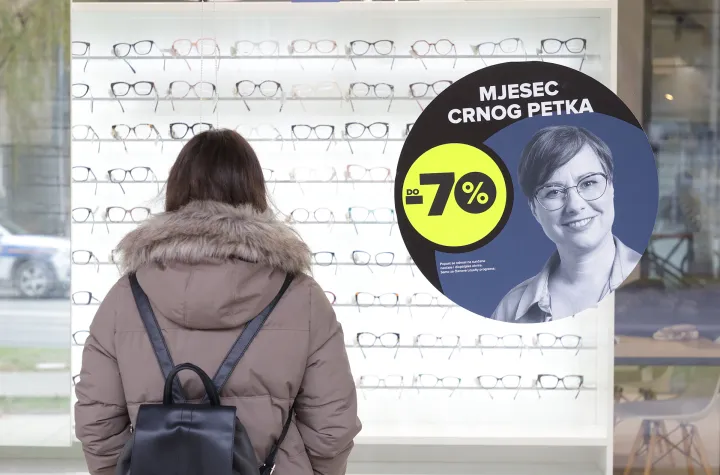 Osijek, 28. 11. 2025., Crni petak, Black friday, popust, sniženjaSNIMIO BRUNO JOBST