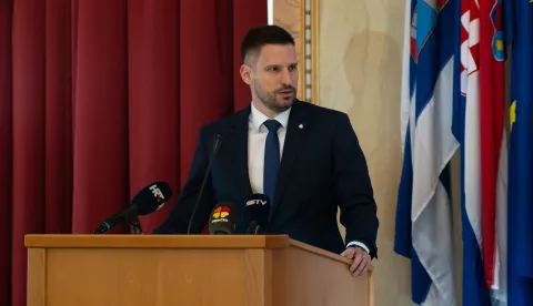 Sjednica Gradskog vijeća Grada Osijekasjednica; vijeće; vijećnici; Osijek; Ivan Radić; gradonačelnik