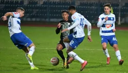 Vinkovci, 28.11.2025. - Susret 15. kola hrvatskog nogometnog prvenstva Vukovar 1991 - Osijek. foto HINA/ Gordan Pani?/ gp