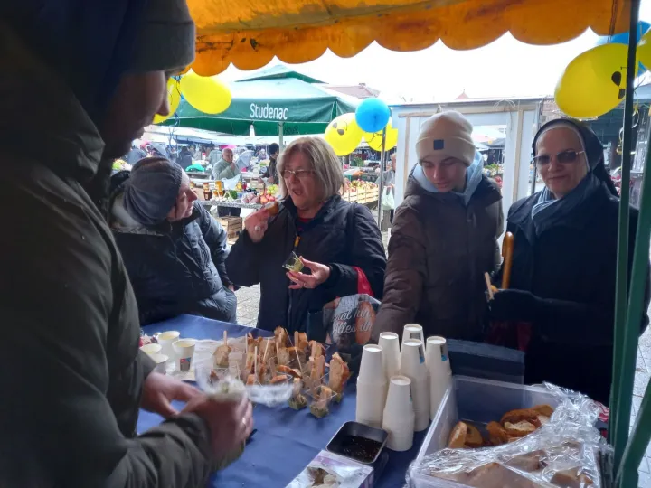 ĐakovoPrvi Dobrotvorni doručak bio je za sve gratis