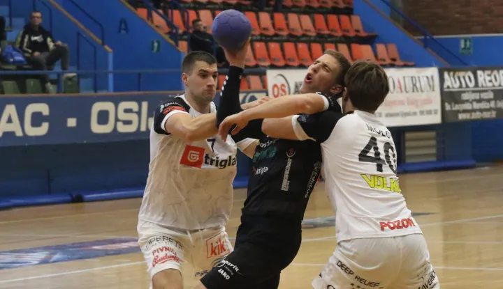 Osijek, 04. 10. 2025, SD Zrinjevac, rukomet. Osijek - Sesvete, Paket 24 Premijer liga.snimio GOJKO MITIĆ