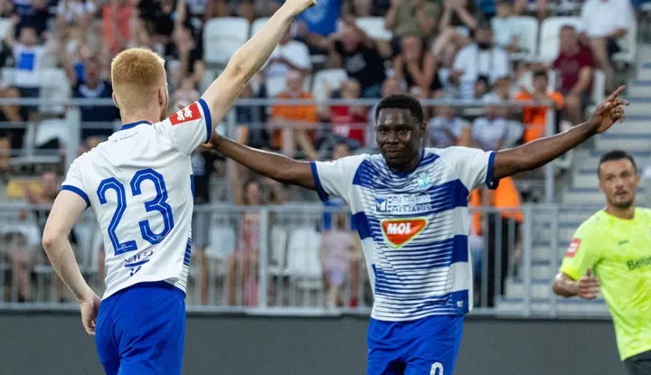 NK Osijek. Opus Arena. Prijateljski susret Osijek - Slaven Belupo. Luka Vrbančić, Yannick Toure