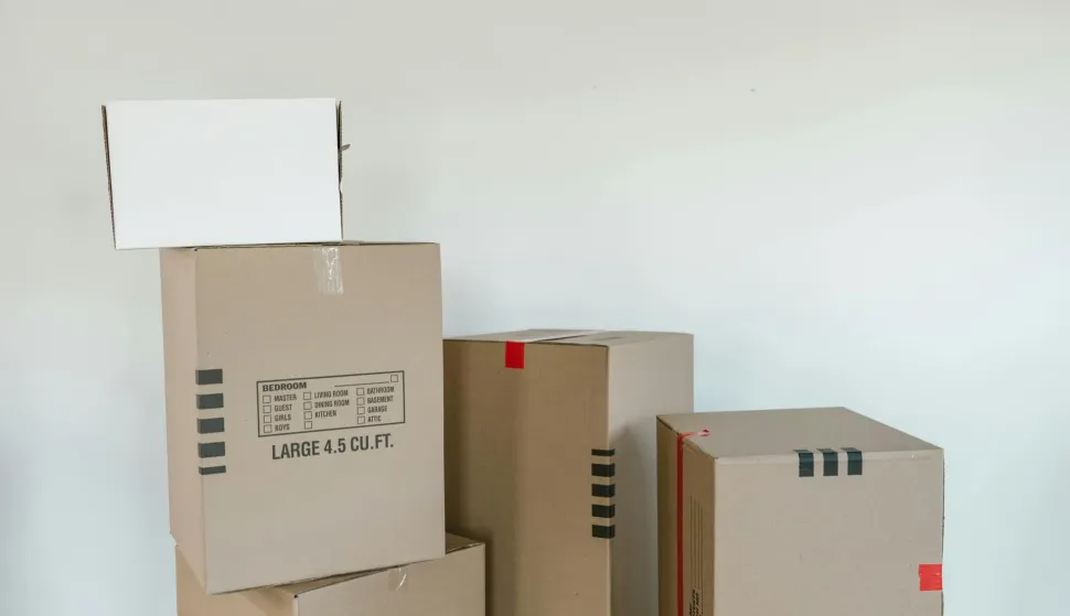 Što se događa s paketima koji nikada ne stignu na svoje odredište? Upravo to možeš saznati od 8. do 13. prosinca u Portanovi Osijek, gdje Mystery Lux donosi iskustvo otkrivanja sadržaja likvidacijskih i neisporučenih paketa – uživo i bez spoilera.