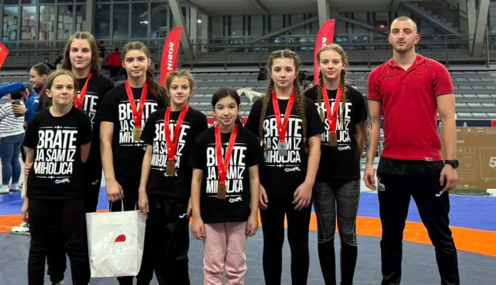 Sedam natjecateljica i šest postolja donjomiholjačkog Famija