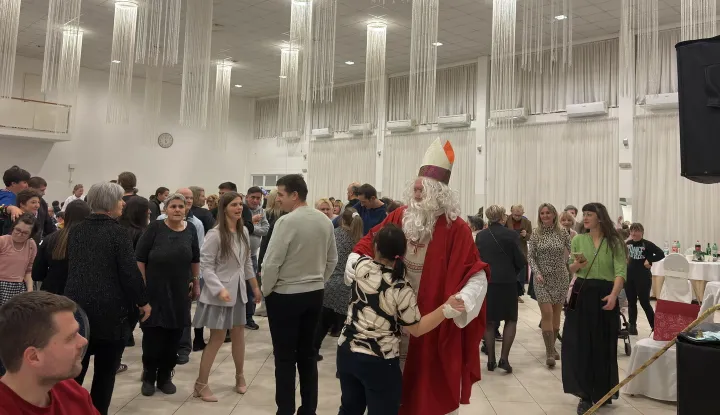 SLAVONSKI BRODUoči Međunarodnog dana osoba s invaliditetom, uz svečanu sjednicu Povjerenstva za osobe s invaliditetom Grada Slavonskog Broda, održana je i prigodna proslava u svečanoj dvorani Bukovlje.prosinac 2025.