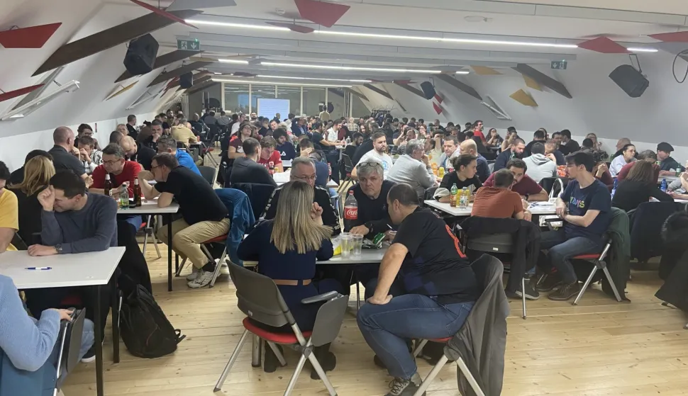 Pub kviz groznica: Uključuju se stari i mladi, budućnost nije - upitna