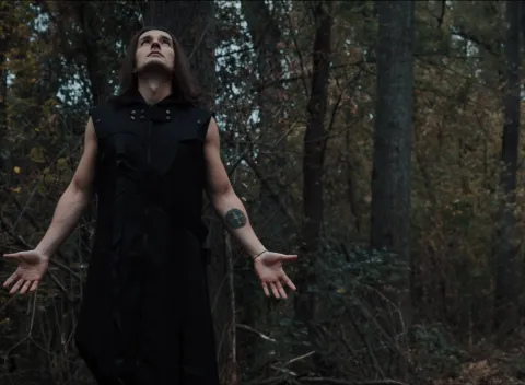 Ne želim objašnjavati pjesmu. Ako se osjeti, sve je već rečeno