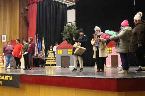 Golubovi na pozorniciustupljena