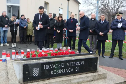 Osijek, 05. 12. 2025, Hebrangova 32, Počast Rosinjači, Dan obrane grada Osijeka, Nataša Tramišak, Ivan Anuštić, Dragan Vulin....snimo GOJKO MITIĆ
