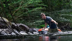 "Neistražena Amazona s Ashom Dykesom"("Uncharted Amazon with Ash Dykes")