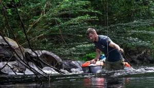 "Neistražena Amazona s Ashom Dykesom"("Uncharted Amazon with Ash Dykes")