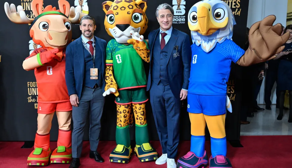 05.12.2025, John F. Kennedy Center, Washington D.C, USA, FIFA WM, Auslosung f?r die Gruppenphase, im Bild Assistenztrainer Davide Calla und Trainer Murat Yakin // during the draw for the group stage of the 2026 FIFA World Cup at the John F. Kennedy Center in Washington D.C, United States on 2025/12/05. EXPA Pictures ? 2025, PhotoCredit: EXPA/ Freshfocus/ Toto Marti  *****ATTENTION - for AUT, SLO, CRO, SRB, BIH, MAZ, ITA only***** Photo: EXPA/ Freshfocus/ Toto Marti/EXPA