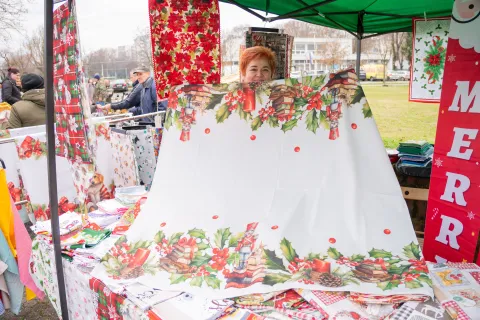 Osijek, 6. 12. 2025., Sajam antikvitetaantikviteti; sajam; kupci; posjetitelji; prodavači, Svetlana iz Subotice