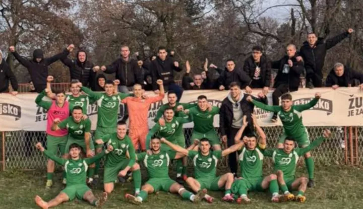 VALPOVKA VALPOVOTREĆA NL ISTOK6. 12.2025USTUPLJEANA FOTOGRAFIJASlavlje nogometaša Valpovke nakon pobjede nad Belišćem (1:4)USTUPLJENA FOTOGRAFIJA