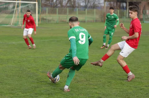 Čepin, 05. 12. 2025., Igrali&scaron;te u Čepinu, nogomet, Čepin - Borac (Kneževi Vinogradi), Treća NL IstokSNIMIO BRUNO JOBST