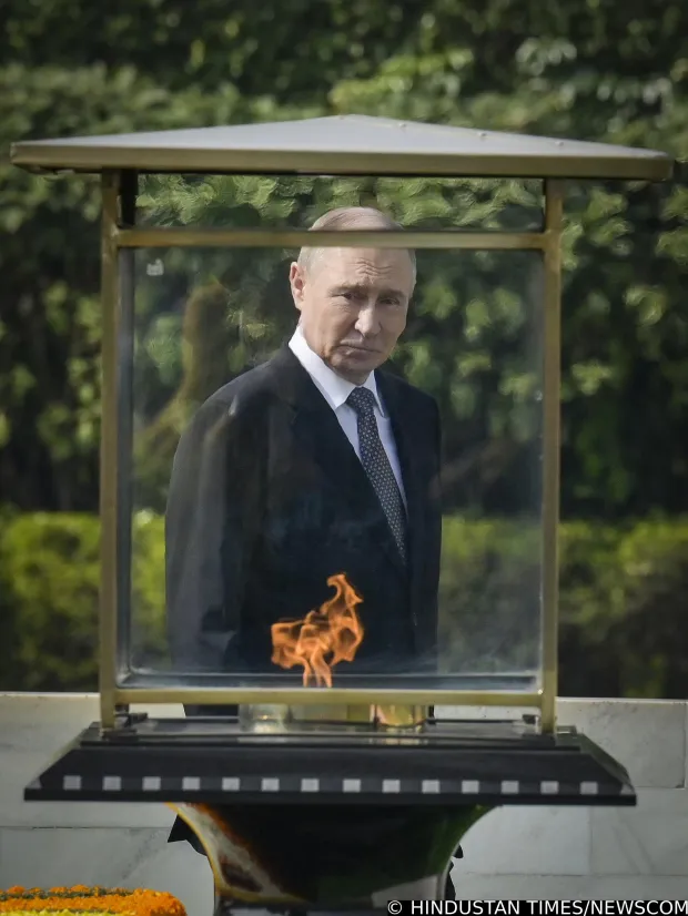 NEW DELHI, INDIA - DECEMBER 5: Russian President Vladimir Putin pays tribute to Mahatma Gandhi at Rajghat on December 5, 2025 in New Delhi, India. (Photo by Raj K Raj/Hindustan Times) Photo via Newscom Photo: HINDUSTAN TIMES/NEWSCOM