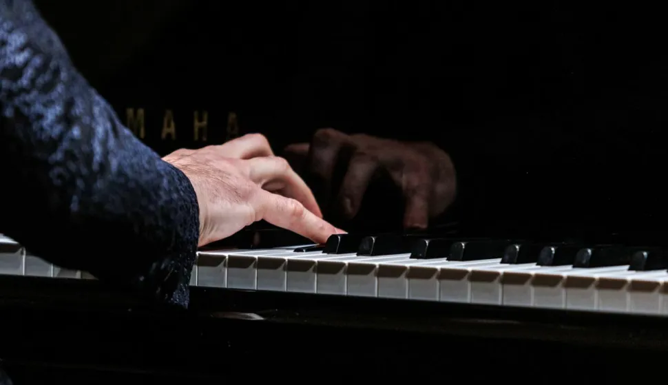 Detalj s koncerta pijanista Gorana Filipeca u Gradskom muzeju Vukovar