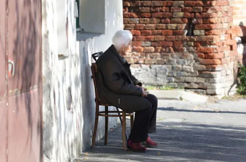Osijek, 01. 11. 2025., slobodnjak, slobodnjaci, umirovljenik, umirovljenici, siromaštvo, mirovina, egzistetncija, na rubu siromaštva, jesen, toplo vrijeme SNIMIO BRUNO JOBST