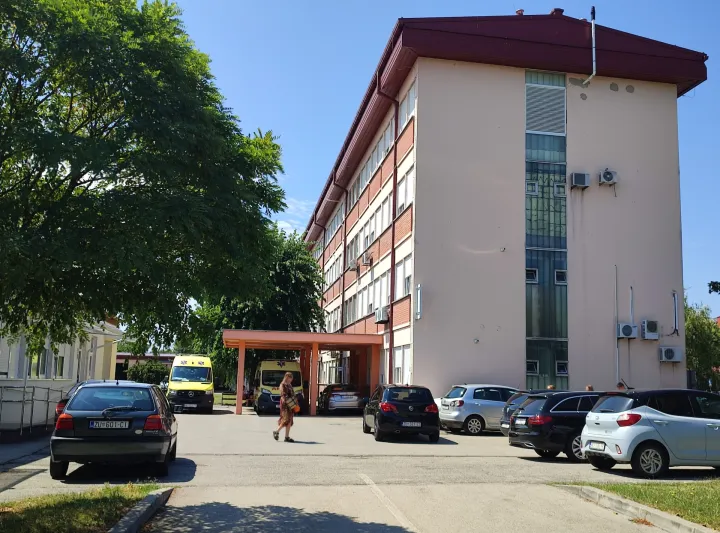 Dom zdravlja u Županji, srpanj 2025.snimila Marija Lešić Omerović