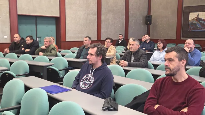 VINKOVCIVukovarsko-srijemska županija je na temelju 2. javnog poziva za unapređenje poljoprivrede i ruralnog područja poljoprivrednicima uručila 22 ugovora ukupne vrijednosti 62.000 eura.prosinac 2025.