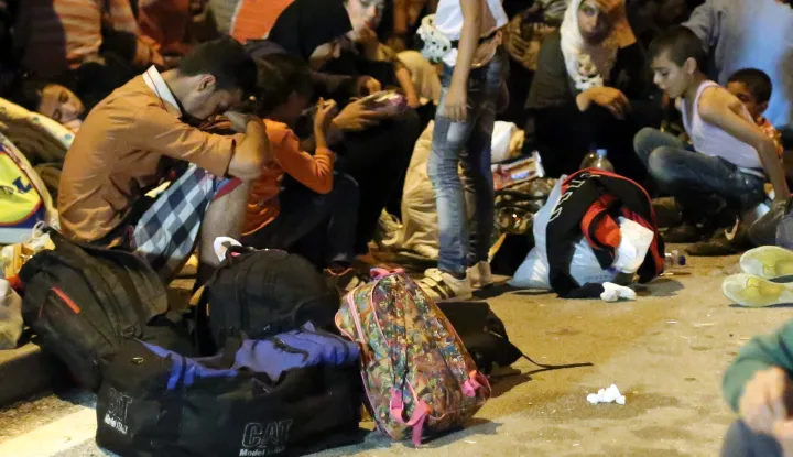 18.09.2015., Harmica - Slovenska policija bacila je suzavac prema izbjeglicama. Photo: Borna Filic/PIXSELL