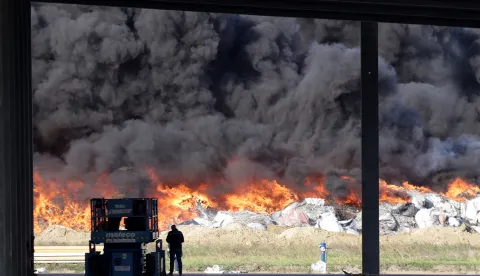 Brijest, 04. 10. 2023., pozar, veliki pozar, Drava International, vatra, gusti dim, plastikaSNIMIO BRUNO JOBST