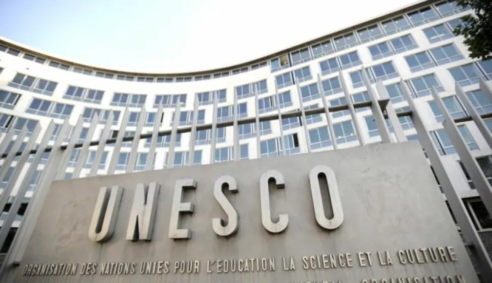 epa06261129 (FILE) - Exterior view of the UNESCO headquarters after the second day vote for the new secretary-general, in Paris, France, 18 September 2009 (reissued 12 October 2017). According to reports from 12 October 2017, diplomats said the USA were planning to withdraw from the UNESCO. The withdrawal is seen as a response in protest against the full membership to the United Nations Educational, Scientific and Cultural Organization (UNESCO) granted to Palestinians. EPA/YOAN VALAT *** Local Caption *** 01866560