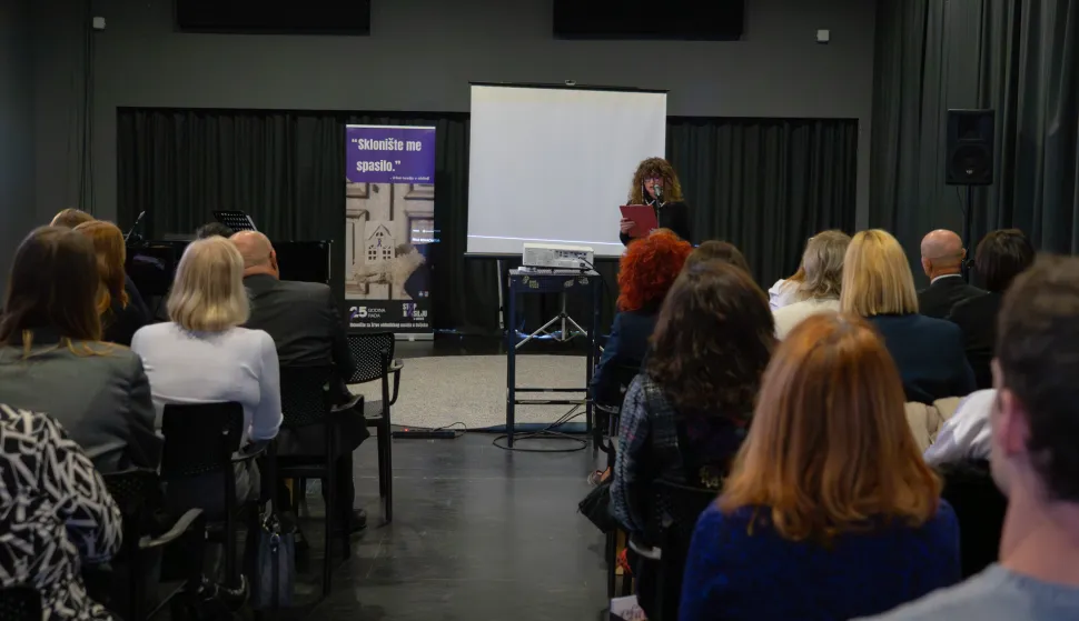 Osijek, 10. 12. 2025., 25 godina skloništa za žrtve obiteljskog nasiljasklonište; žrtve obiteljskog nasilja; 25 godina; godišnjica