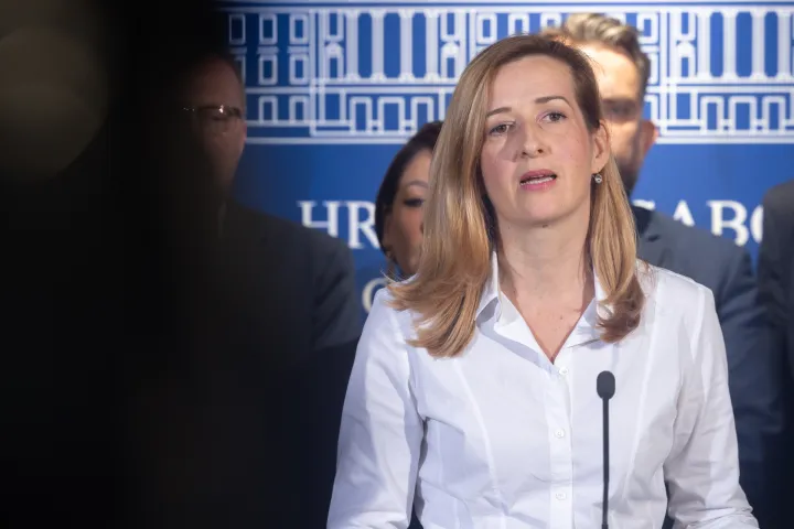 Zagreb, 20.11.2024. - Svi zastupnici Kluba SDP-a su na konferenciji za novinare najavili kako su se povukli iz svih današnjih rasprava u Saboru.Na fotografiji Mirela Ahmetović.foto HINA/ Edvard ŠUŠAK/ es