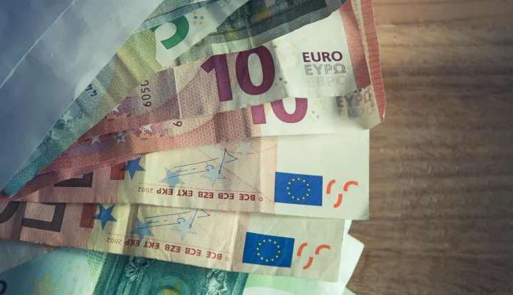 plaća, novac, euro, euri