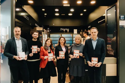 British American Tobacco (BAT), jedini domaći proizvođač i izvoznik duhanskih i bezdimnih proizvoda, u suradnji s Društvom za socijalnu podršku predstavio je brošuru o utjecaju duhanskih i nikotinskih proizvoda namijenjenu edukaciji maloljetnika i njihovih roditelja. 