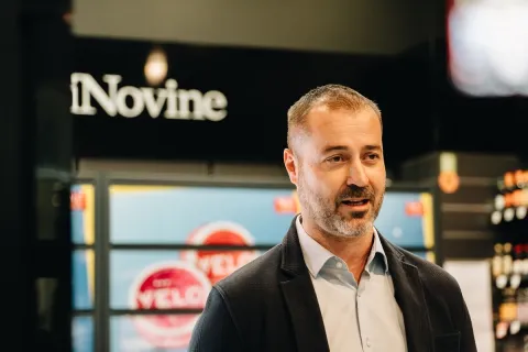 British American Tobacco (BAT), jedini domaći proizvođač i izvoznik duhanskih i bezdimnih proizvoda, u suradnji s Društvom za socijalnu podršku predstavio je brošuru o utjecaju duhanskih i nikotinskih proizvoda namijenjenu edukaciji maloljetnika i njihovih roditelja. 